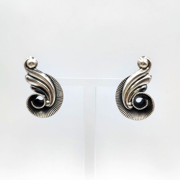 Vintage Danecraft Sterling Silver 925 Art Deco Floral Motif Screw Back Earrings - Picture 1 of 14